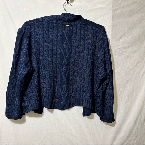 St. John Women’s Blue Cableknit 3/4 sleeve open front cardigan shrug. Size L - Picture 3 of 14